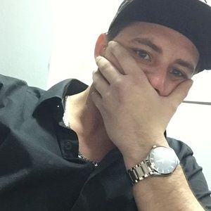 Meet your Posher, Derek